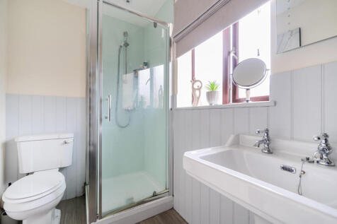 En Suite Shower Rm