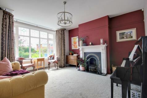 Priory Crescent (28).jpg