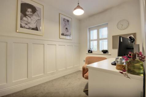 10 Bromby Close (9).jpg