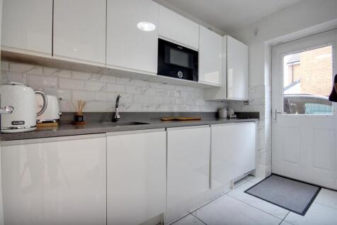 10 Bromby Close (11).jpg