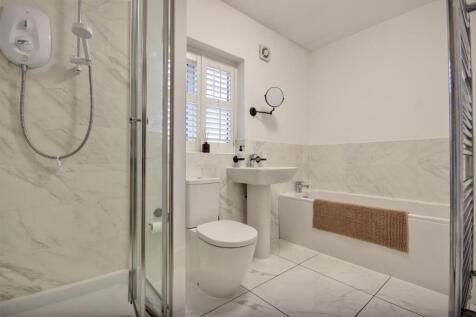 10 Bromby Close (4).jpg