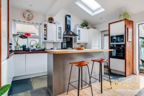 Kitchen diner 3