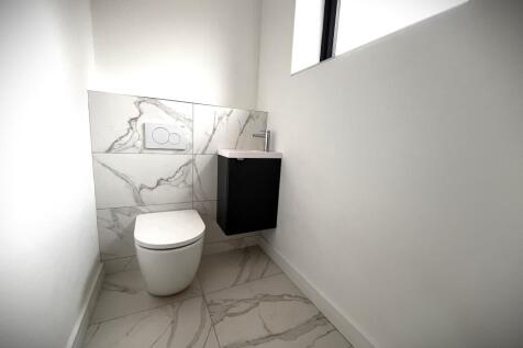 Cloakroom/wc