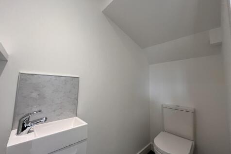 Cloakroom/wc