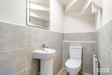 Cloakroom/wc