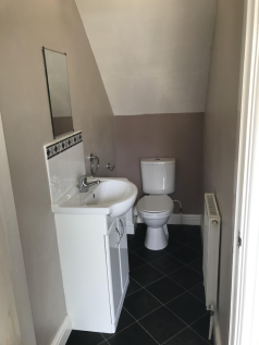Cloakroom/wc
