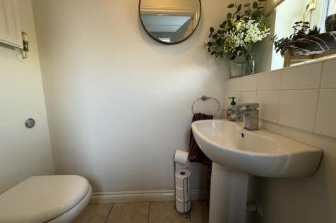 Cloakroom/wc