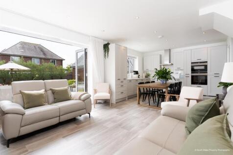 6 Coed Golau Close, Llanwern-SWPP-WEB-18.jpg