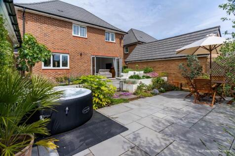 6 Coed Golau Close, Llanwern-SWPP-WEB-09.jpg