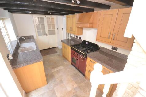FITTED KITCHEN