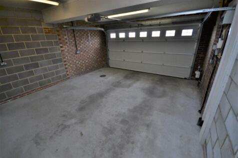 DOUBLE GARAGE