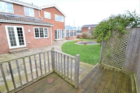 RAISED DECKING