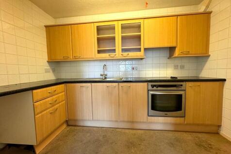 FITTED KITCHEN