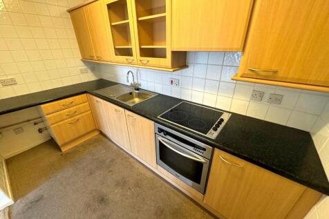 FITTED KITCHEN