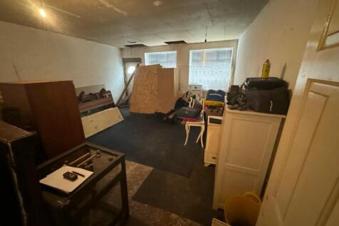 BASEMENT ROOM