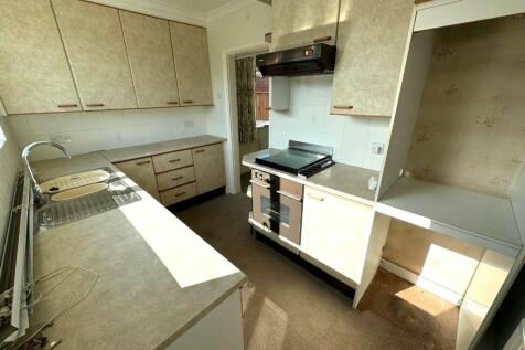 FITTED KITCHEN
