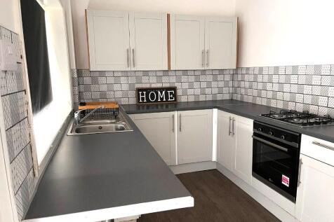 FITTED KITCHEN