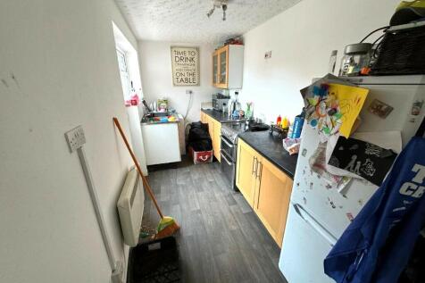 FITTED KITCHEN