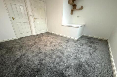 TOP FLOOR BEDROOM