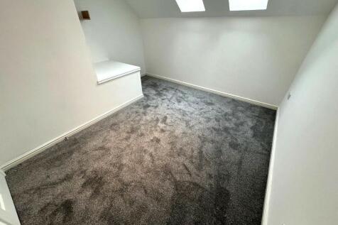 TOP FLOOR BEDROOM