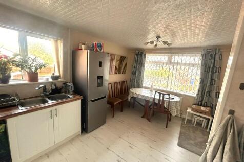KITCHEN TO DINER