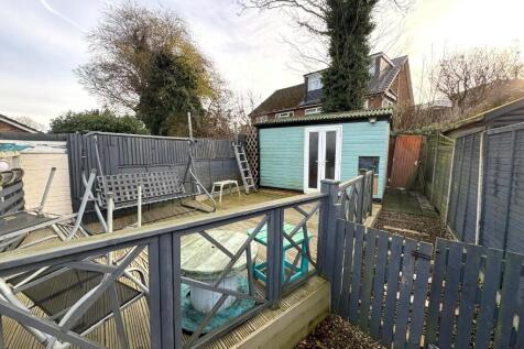 RAISED DECKING
