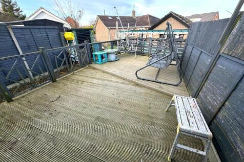 RAISED DECKING