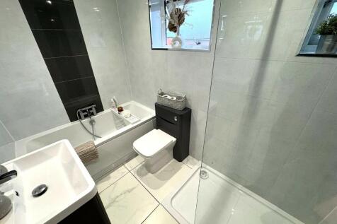LUXURY BATHROOM
