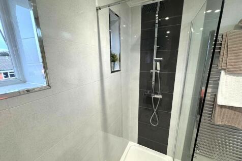 WALK IN SHOWER