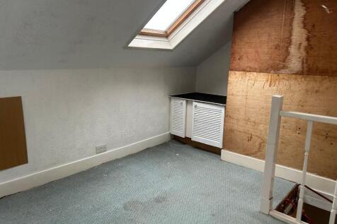 LOFT ROOM 