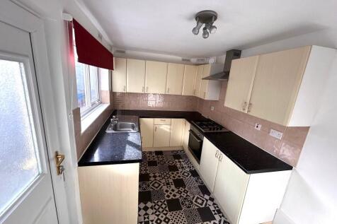 FITTED KITCHEN