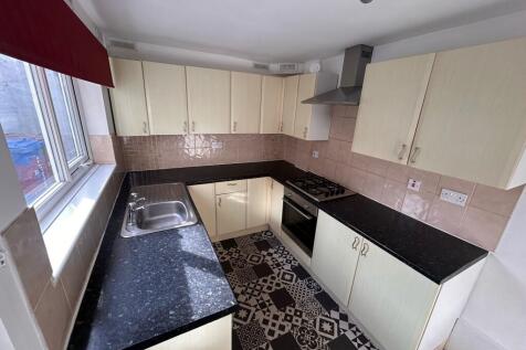 FITTED KITCHEN