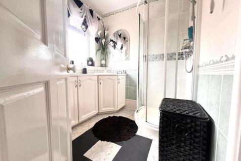 BATHROOM / WC