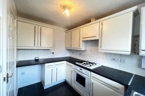 FITTED KITCHEN