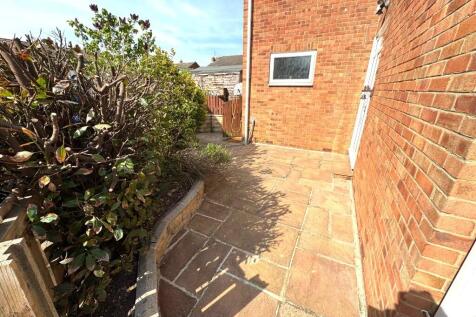 SIDE YARD