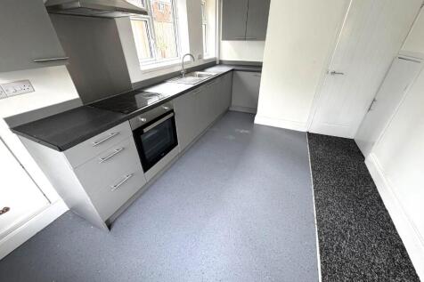 FITTED KITCHEN