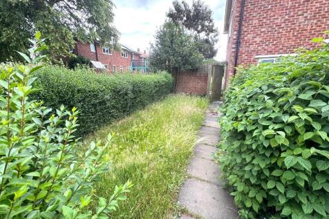 SIDE GARDEN