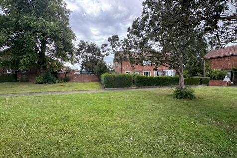VIEW TO FRONT