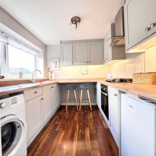 FITTED KITCHEN