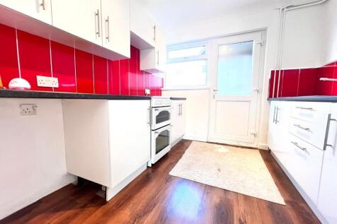 FITTED KITCHEN