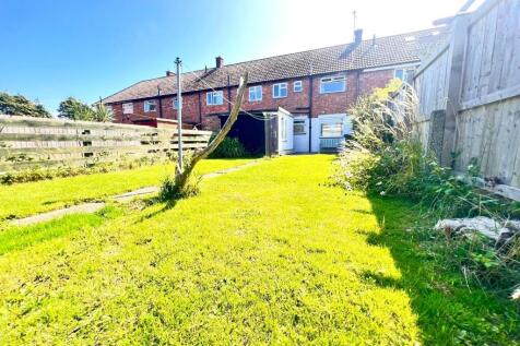 ENCLOSED REAR GARDEN