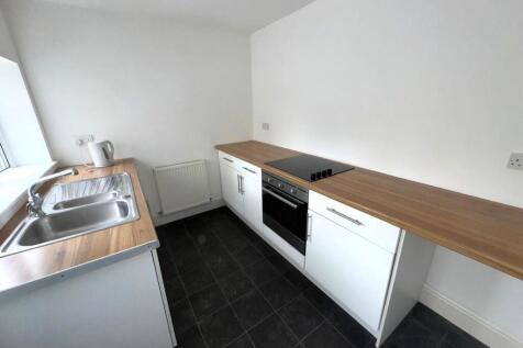 FITTED KITCHEN
