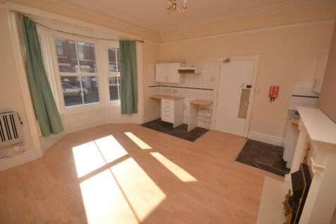 LOUNGE/KITCHEN