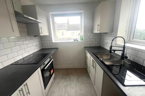 FITTED KITCHEN