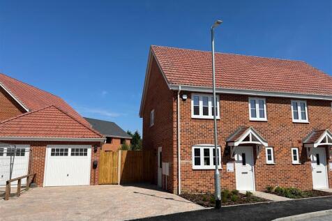 Plot 18, Rectory Gardnes, Worlingham ext.jpg
