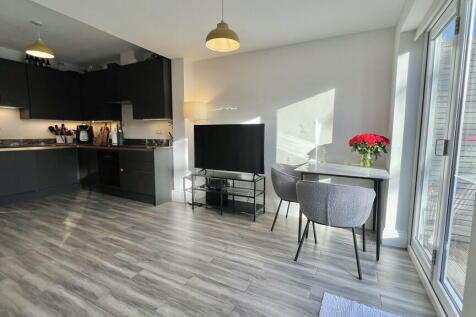 Dining Room - Kit...