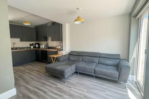 Sofa-Kitchen