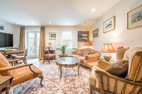 Sitting/Dining Room