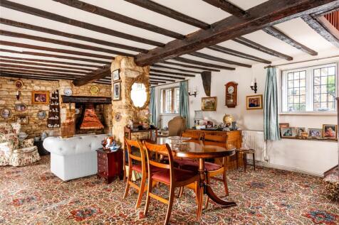 Sitting/Dining Room