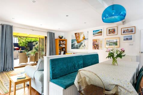 Sitting/Dining Room